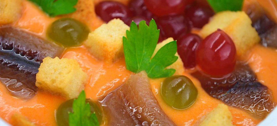 salmorejo-con-anchodina-esferas-tomate-hierbabuena salmorejo-con-anchodina-esferas-tomate-hierbabuena